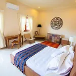 Vibrant Getaway In Seminyak: Villa Buyaya